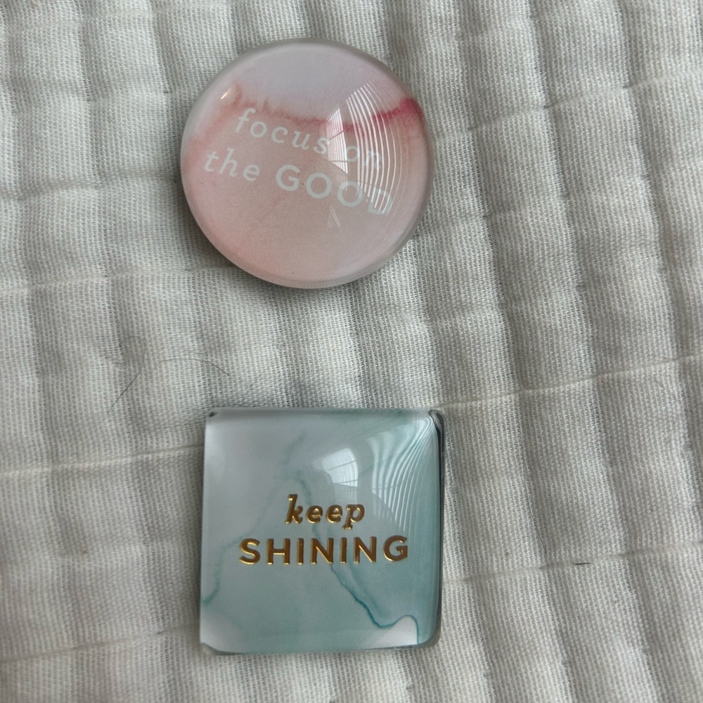 2 cute magnets